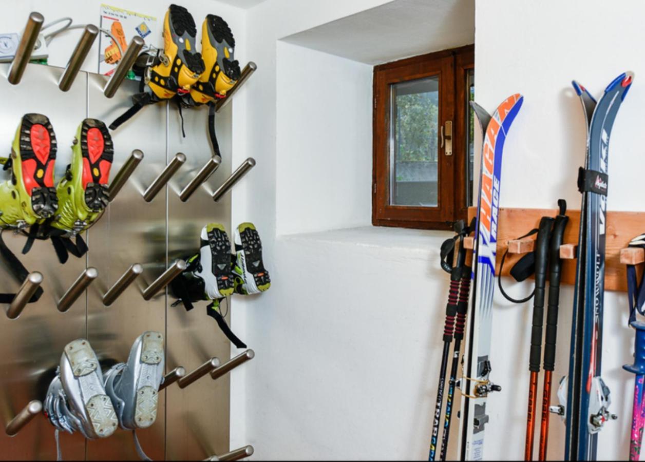 Ciasa Lino Aloch Apartment Pozza di Fassa Bagian luar foto