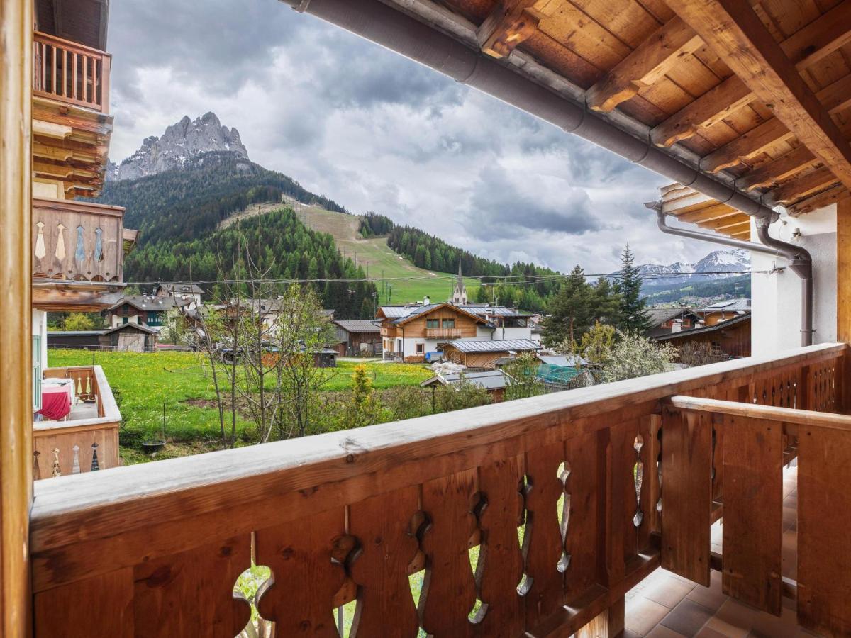 Ciasa Lino Aloch Apartment Pozza di Fassa Bagian luar foto