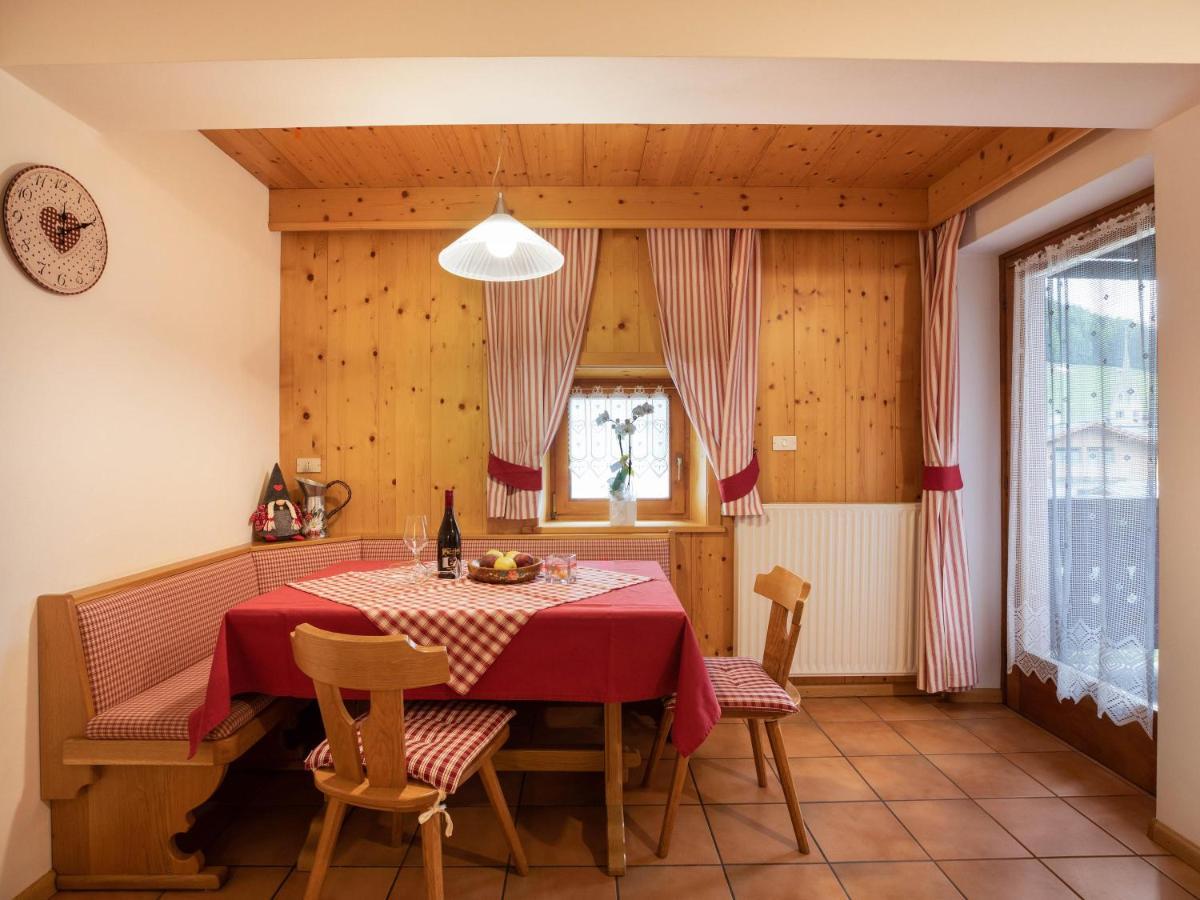 Ciasa Lino Aloch Apartment Pozza di Fassa Bagian luar foto